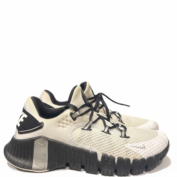 Nike Shoes - Nike Free Metcon 4 women’s size 10